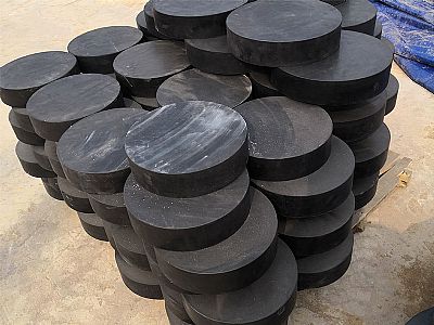 深圳板式橡胶支座由若干层橡胶片与薄钢板经加压硫化